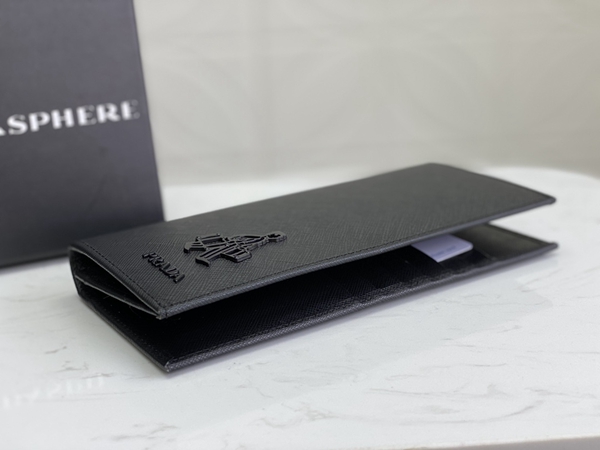 プラダ財布コピー側面デザイン